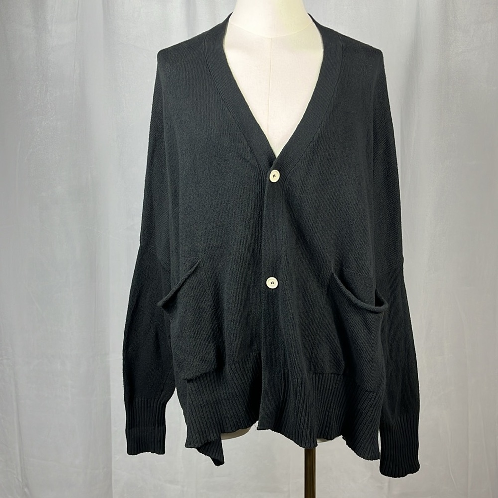 MA'RY'YA Cardigan Scollo A V Neck Sweater in Black. - Picture 2 of 8